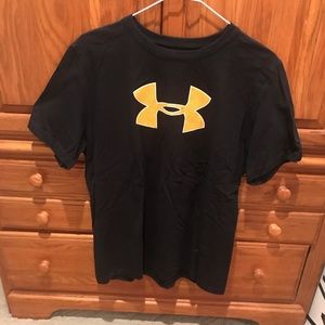 Youth XL under armor tshirt